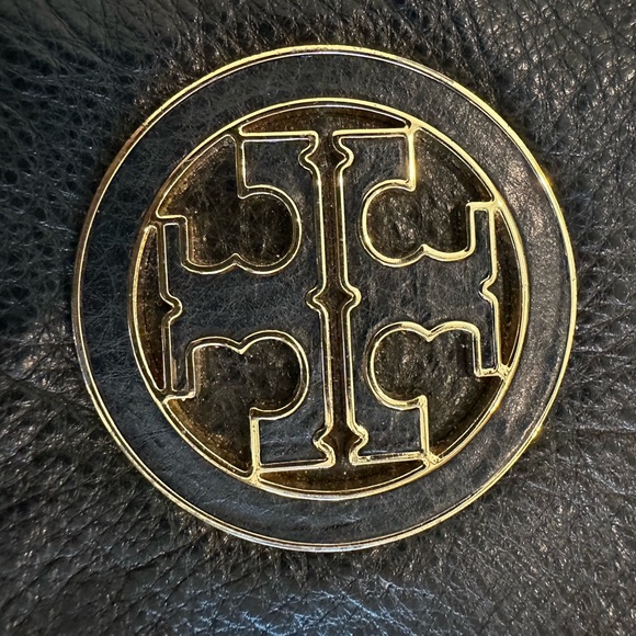 Tory Burch crossbody/ clutch with removable chain and dust bag - Picture 4 of 9